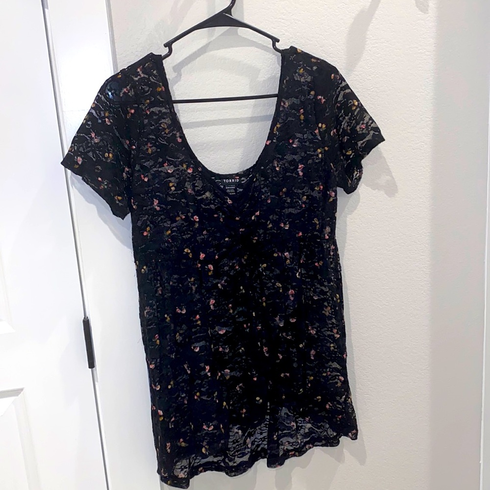 EUC Torrid Size 0 0X Plus Size Lace Sheer Floral Flower Shirt Top